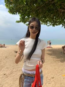 ❣Fortunee ❣ เสื้อยืดผู้หญิง เข้าง่ายกับทุกชุด มีขาว ดำ กระชับสัดส่วน แขนสั้น