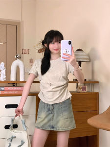 Áo Thun Nữ Tay Ngắn Thêu Thắt Nút Bướm Thiết Kế Ba Chiều Ôm Vừa Vặn Cạp Cao Mùa Hè 2025 Chất Liệu Cotton