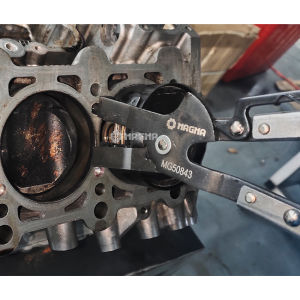 Automotive Piston Ring Compressor Set 73-111mm MG50843