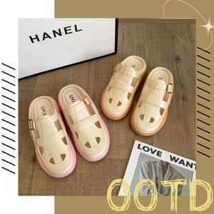 NQshop ใหม่มาแรง รองเท้าแฟชั่นผู้หญิง วัสดุยาง น้ำหนักเบาใส่สบาย มี 4 สีให้เลือกตำกันเลย 3 ไซส์ควบ แมทช์ลุคไหนก็ดูดีสุดๆ สาวๆคือห้ามพลาดเลยน้า