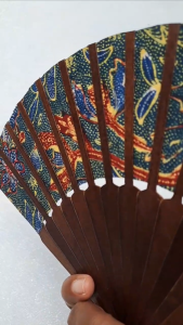 Kipas Motif Batik 3N Tulis Lawas Model Polos Tambal Bilah Ukuran S 19 cm dengan Kotak Gratis dan Layanan Gravir Gratis