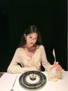 Sweet Style Short V-neck Lace Trim Mesh Shirt Womens Fashion Sun Protection Clothing Slim Fit Long Sleeve Pure Color Top