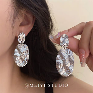 Exaggerated Hammered Metal Textures Earrings Luxury French Vintage Style Far Light Inspiration Alloy Gold Plated Womens Jewelry