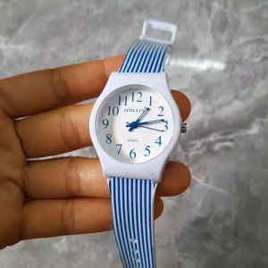 Đồng hồ nữ WiLLis dây silicone second hand si nhật- đã qua sử dụng