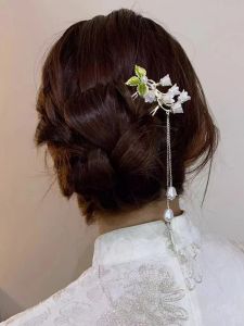 Fashionable Moon Tooth Fan Hair Comb Flowing Tassel Hair Pin Hanfu Headwear Floral Design Vintage Court Style Hair Accessories