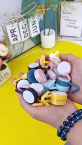 Round Hook Sticky Wall Hook Non-Marking Free Punching Hanging Key Colorful