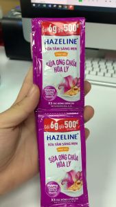 Hazeline sữa tắm sữa ong chúa hoa ly dây ( 10 gói)