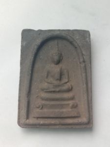 พระสมเด็จหลังพระปรุหนัง เนื้อดินเผา  หลวงปู่สมพงษ์ พุทธสิโร วัดพารานสี  จ.อุดรธานี แจกลูกศิษย์