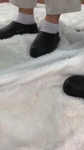 Hello Polo รองเท้าแตะ รองเท้าหัวโต ส้นหนา 3.5 ซม พื้นนุ่มมาก กันลื่น คลายเมื่อยเท้า รองเท้าแตะแฟชั่นฤดูร้อน สําหรับผู้หญิง และผู้ชาย HP8009