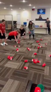 [จัดส่งที่รวดเร็ว]แก้วแดง แพค แก้วแดง ถ้วยพลาสติกแบบใช้ครั้งเดียว.แก้ว ปาร์ตี้ แดง งานเลี้ยงอาหารค่ำของบริษัท ปาร์ตี้ red cup party 16oz  ขายส่ง ( 20/50ใบ )