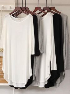 เสื้อยืดแขนยาวโมดอลทรงหลวมสไตล์เกาหลีสำหรับผู้หญิง เสื้อตัวบนแฟชั่นฤดูใบไม้ร่วง โพลีเอสเตอร์ ปกเสื้อตัดออก