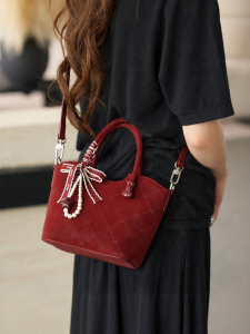 Josiny | Versatile Wedding Commuter Red Shoulder Bag