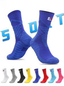 ถุงเท้าบาสเก็ตบอลชายบุขนแกะหนาถุงเท้ากีฬาสูงถึงเข่าแบบแข่งขันระดับมืออาชีพสำหรับผู้ชาย ถุงเท้ากีฬาแบบสวมหัวสำหรับฤดูร้อนปี 2021