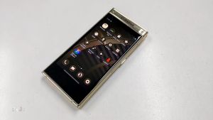 Samsung W2018 6GB RAM 64GB ROM LTE 12MP 5MP Camera Phone with Android SD Card Slot, White