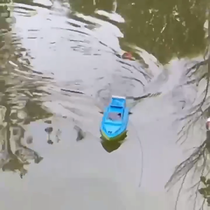 SYARIAH TOYS MAINAN REMOTE KAPAL PERAHU RC BOAT BISA JALAN DI AIR MAIN DI KOLAM