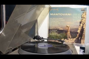 1 แผ่นเสียง 12นิ้ว H56 MANTOVANI แผ่น VG+ ริ้วรอยบาง เสียงรบกวนนิดหน่อยไม่มีรอยลึก แผ่นล้างทำความสะอาดและปก VG++ มีตำหนิขอบนิดหน่อย ขอบไม่ขาด สันไม่ทะลุ