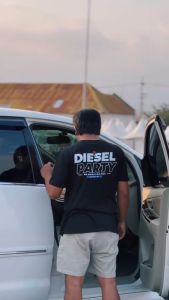 KAOS DIESEL PARTY T SHIRT OTOMOTIF MOBIL OUTSIDE