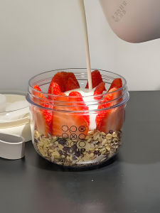 Portable Fruit Cup with Spoon for Outdoor Breakfast Yogurt Oats Bowl Lipstick-shaped Plastic Cups Large Capacity 601mL-700mL