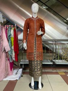 COD-NEW DESIGN SATU SET TUNIK KANCING SERIBU PAYET MUTIRA BAHAN TILE SAPTO DALAMAN KAOS HYGET BAWAHAN ROK SONGKET-TUNIK KEBAYA WANITA VIRAL DAN TERLARIS 2024