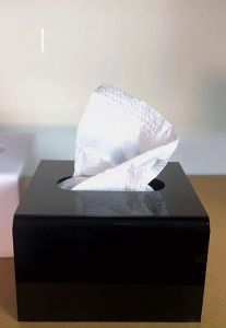 กล่องใส่ทิชชู่อะคริลิค Pop Up  ดีไซน์เรียบหรู มีหลายสี