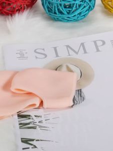 ซิลิโคนป้องกันส้นเท้าแตก รูปแบบปวดส้นเท้า สีเนื้อ (Silicone Heels Cover) หรือ 1คู่