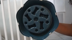 Pet Bowl Pet Dog Cat Slow Eating Food Bowl Pet Dog Bowl Anti-Choking Slow Feeder (Random Color)