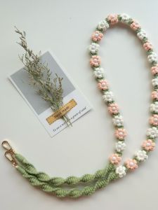 Handcrafted Pearl Daisy Woven Phone Strap Crossbody Flower Backpack Strap Fashionable DIY Accessory Elegant Finished Product