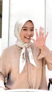 Zoya XENARA Scarf - Kerudung Hijab Segiempat Motif With Box - Bahan Voal - Ukuran 115x 115