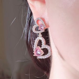 [เลื่อมเครื่องประดับชุบทองคำขาวที่ละเอียดอ่อนประดับด้วยหินขนาดเล็กประกายระยิบระยับขนาดเล็ก AAAA หินรูปหัวใจสีชมพูทรงเทียบหู]