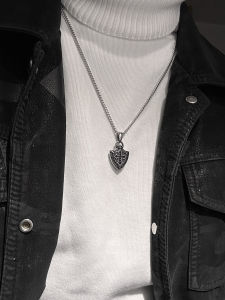 Retro Gem Cross Shield Pendant Necklace Mens Trendy High-End Titanium Steel Jewelry Fresh out Fashionable And Handsome