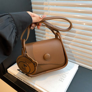 Fashionable Minimalist Small Bag for Women Shoulder Crossbody Bag Stylish Trendy Bag Womens Handbag Simple Design Bag
