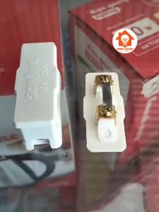 Cầu chì nắp cầu chì gắn táp lô điện 10A SOPOKA