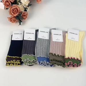 CEEKEY ถุงเท้าลูกไม้สองชั้นถุงเท้าขนาดกลางสำหรับสุภาพสตรีถุงเท้าผ้าฝ้ายฤดูใบไม้ร่วงและฤดูหนาวถุงเท้าสแต็ค