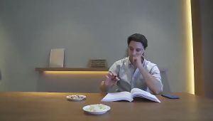 Fly spinner สปินเนอร์บิน จานบิน Flynova Flying Fidget Spinner ของเล่นบรรเทาความเครียด โยนมันออกแล้วบินกลับ