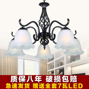 สไตล์อเมริกัน โคมไฟแขวนกระจก 5 หัวสําหรับห้องนอนและห้องนั่งเล่นใช้คู่ เรียบง่าย ดีไซน์ เหมาะสําหรับห้องรับประทานอาหารและห้องอ่านหนังสือ