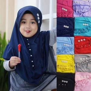 Hijab Anak TK Ezza Mutiara / Hijab Anak TK Kekinian / Hijab Anak TK Ped Mutiara Rempel / Jilbab Anak Karakter / Jilbab Anak Perempuan / Jilbab Anak Jersey / Kerudung Anak TK / Bergo Anak Jersey / Bergo Anak TK / Khimar Anak