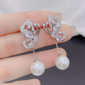 ต่างหูไข่มุกผีเสื้อประดับเพชรเซอร์โคเนียสำหรับผู้หญิง ต่างหูแบบใส่ได้สองข้าง ดีไซน์หรูหรา เครื่องประดับแฟชั่น