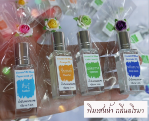 ลูกกลิ้งน้ำมันหอมระเหย พิมเสนน้ำกลิ่นอโรมา ปรับอารมณ์สดชื่นผ่อนคลาย เป็นของฝากของที่ระลึก Essential Oil Blend
