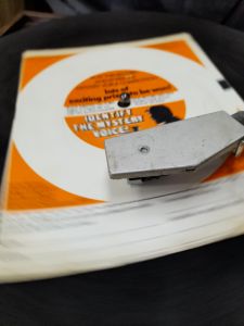 IDENTIFY THE MYSTERY VOICE (แผ่นน่าสนใจ สะสม)