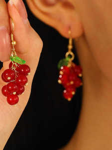 Sweet Grape Earrings Womens New Style Retro Hong Kong Style Red Glass Earrings Pair  out Fashion Jewelry Accessories