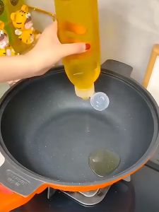 300/500ml Oil Bottle Kitchen Oil Spray Bottle Condiment Squeeze Bottles Cooking Baking Ketchup Mustard Mayo Hot Sauces Olive BBQ