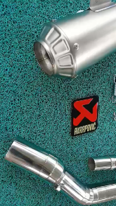 Honda Cbr v2 stainless elbow on Akrapovic round with Db reducer