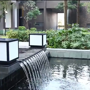 FITHERO โคมหัวเสาโซล่าเซลล์ แผงโซล่าเซลล์โซล่าเซลล์ รุ่นสีเหลี่ยม ปรับได้ 3สีในโคมเดียว โคมไฟหัวเสา