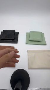 กระเป๋าพกพา เอนกประสงค์ กระเป๋าเก็บเครื่องสำอางค์ สีพื้น เรียบหรู พร้อมฝาปิดในตัว ใช้งานสะดวก ทนทาน กันน้ำ