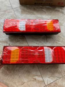 1 cái đèn hậu a7 led lắp xe ô tô howo a7 siêu led kích thước 13x47cm