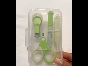 เซตอุปกรณ์ตัดเล็บเด็ก กรรไกรตัดเล็บ ตะไบเล็บ แหนบ สีสันสดใส สวยงาม