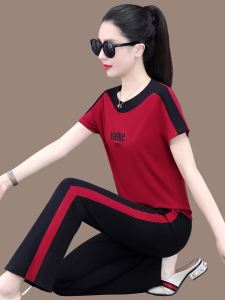 ชุดกีฬาลําลองฤดูร้อน 2024 สไตล์ใหม่หลวมพอดีรอบคอแขนสั้นกางเกงขายาวชุดสองชิ้นสําหรับคุณแม่วัยกลางคน