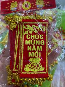 Liễn treo khánh treo trang trí cây cành vàng lá ngọc cây đào quất ngày tết