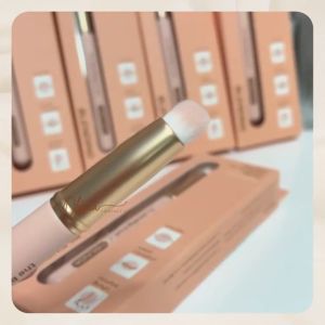 MC4304 MEILINDA The Blending Brush แปรงเบลน์ลิปเกรดพรีเมียม ขนาดใหญ่-นุ่ม ส่วนผสมสำหรับการปรับปรุงความสูง คุณภาพสูง