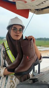 Sepatu Safety Kulit Buatan Boot Mirip King Cetah Ujung Besi Pelindung Kaki Kerja Pabrik Proyek Bengkel